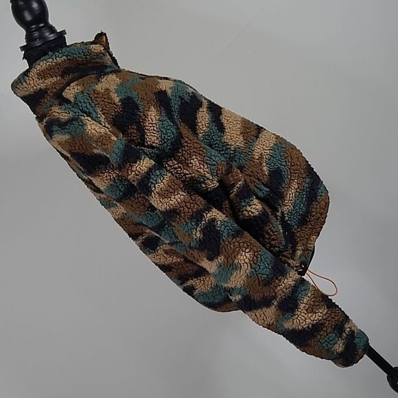 Divided sz M faux fleece camouflaged jacket - Picture 3 of 11
